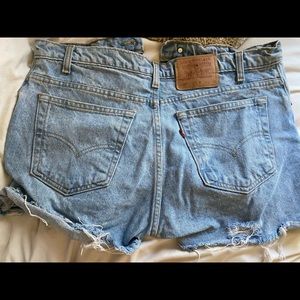 Vintage highwaisted Levi shorts
